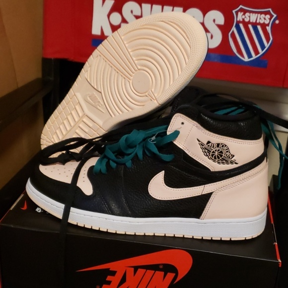 crimson tint jordan 1 green laces